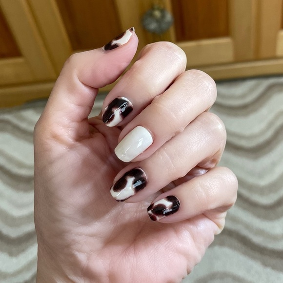 Color Street | Show and Shell, tortoise design nail strips - Picture 10 of 10